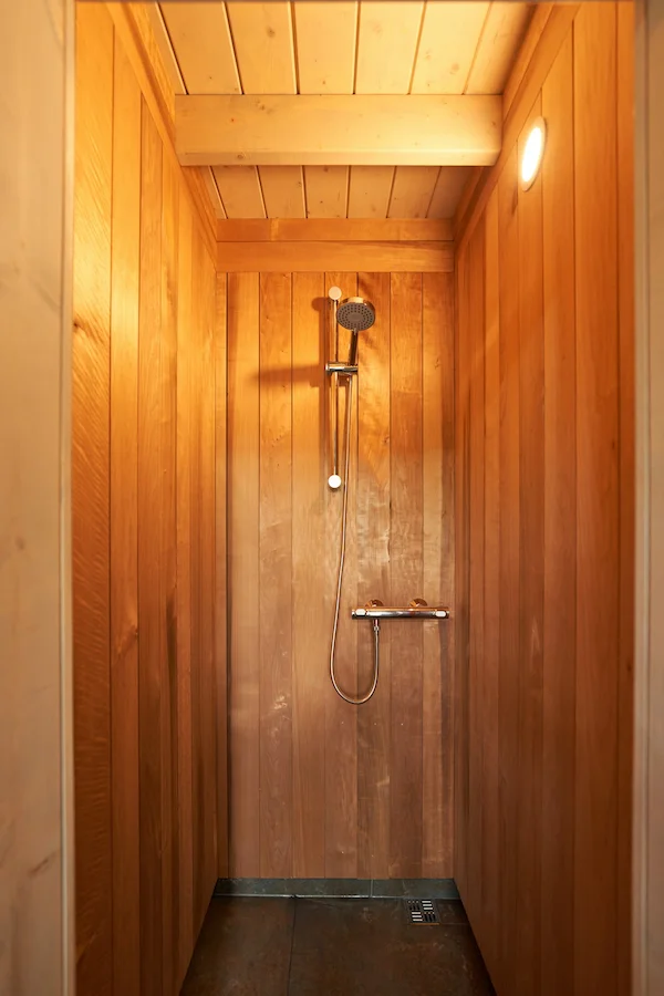 Modernaus vasarnamio pirties dušas Alfa 6 | Asauna